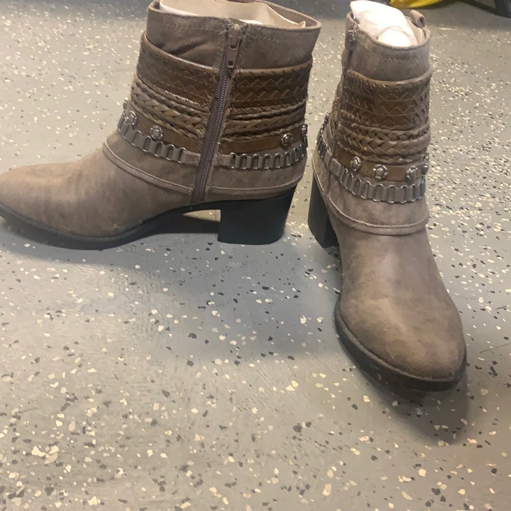 Boots- never worn